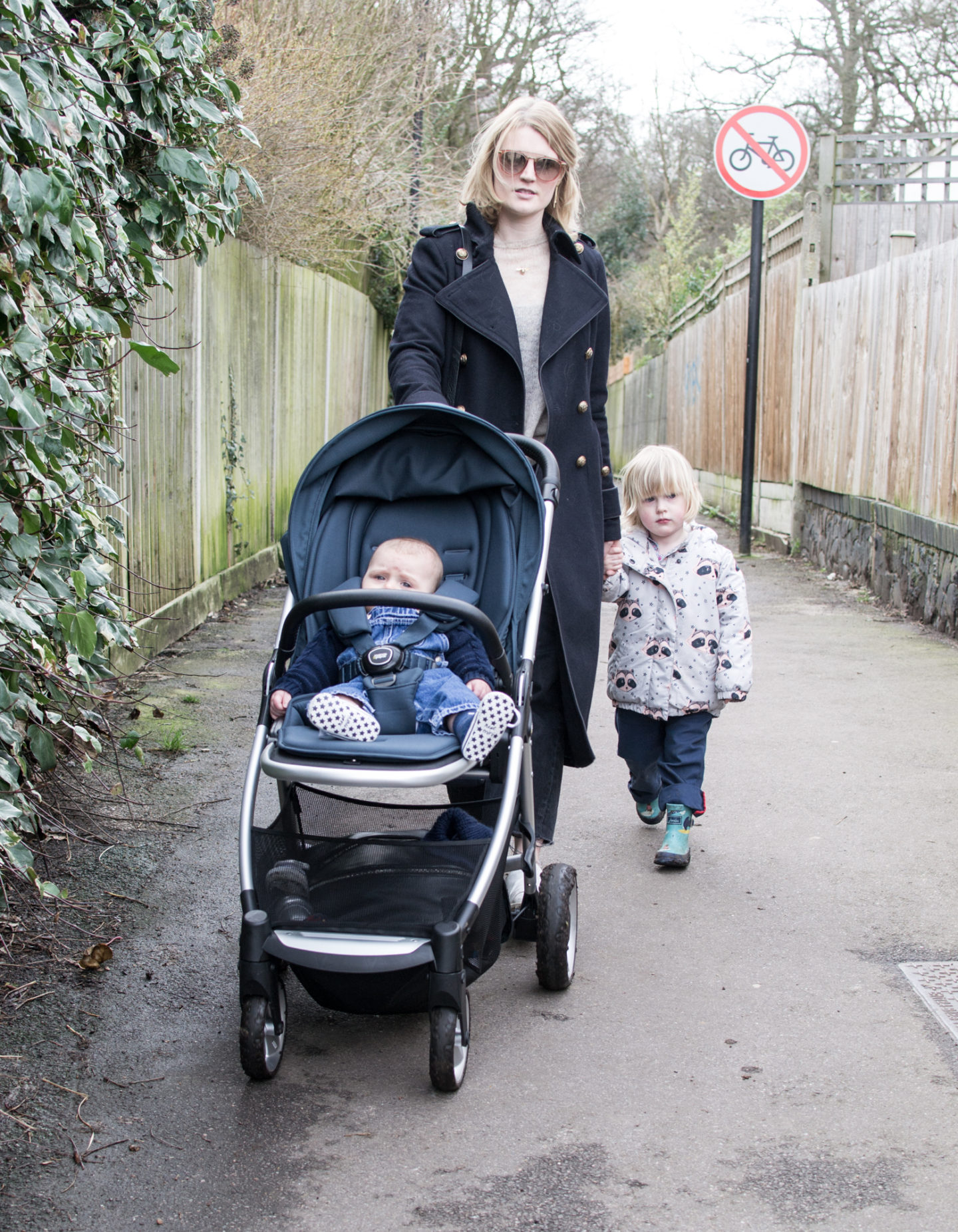 Lifestyle blogger Karen Maurice with her children pushing the Mamas and Papas Flip XT2