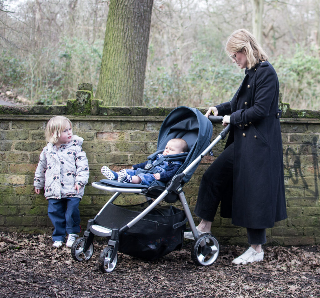 Karen Maurice eco blogger of n4mummy and her children, using the Flip XT2 stroller