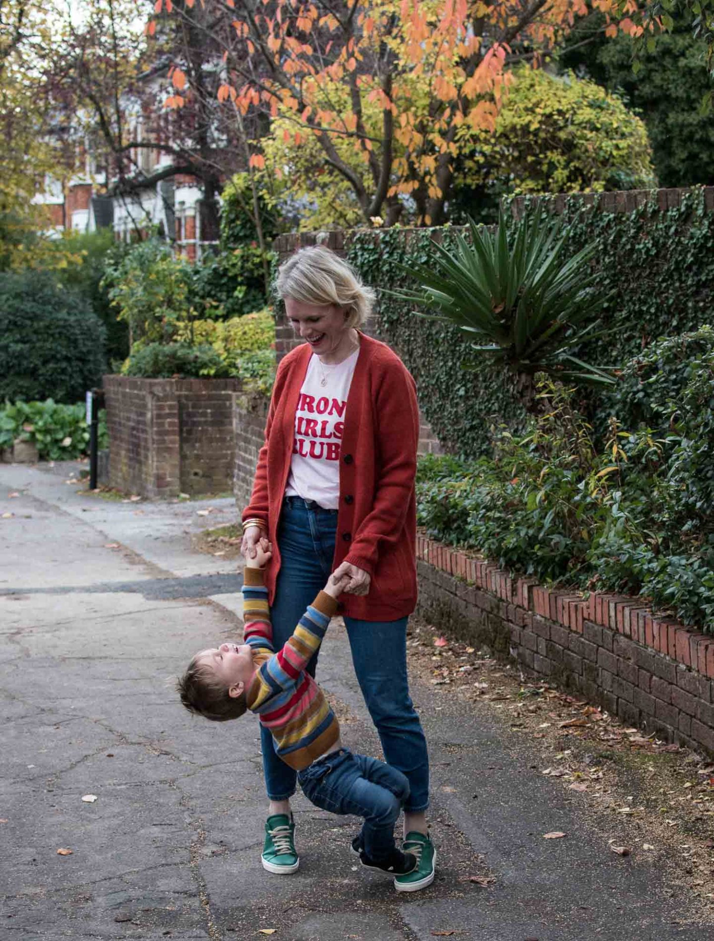 Fashion Blogger Karen Maurice of n4mummy in a organic cotton wool cardigan from Thought, affordable ethical clothing