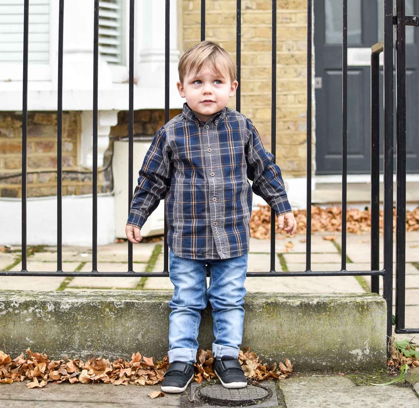 n4mummy's son dressed in second hand clothing from Loopster
